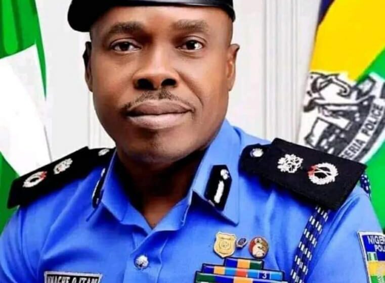  Anambra: Police Public Murder, God Saves Station in Mob’s Hands*It’s a Normal Thing …DPO